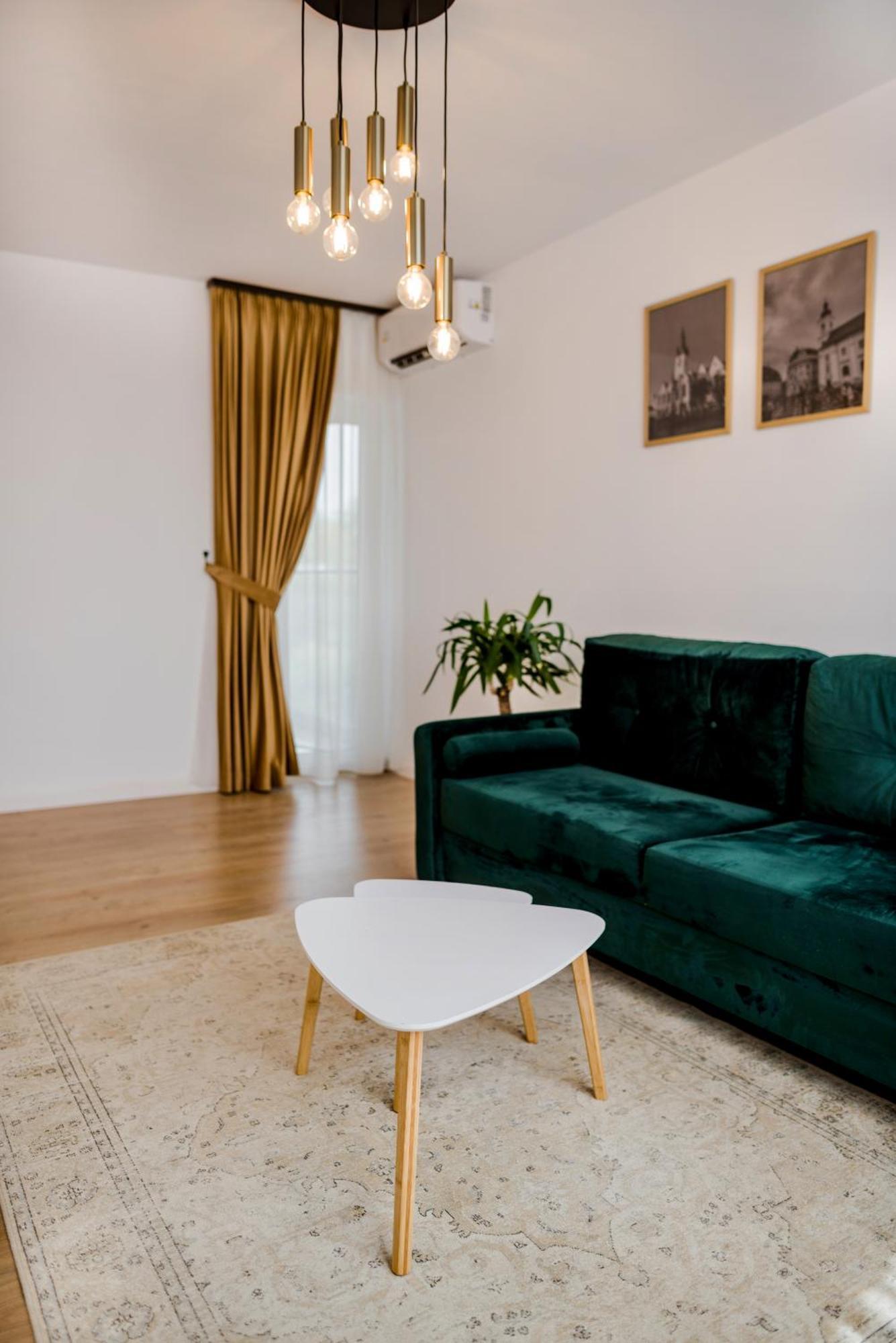 Amazing Mountain View Apartment Sibiu Exterior photo